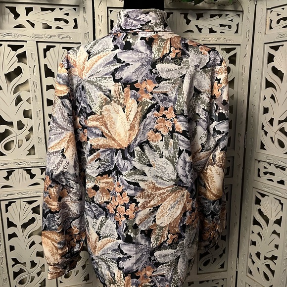 VINTAGE LAURA MAY MARVELOUS BLACK TAN & GRAY FLORAL DESIGN LONG SLEEVE TOP - Picture 5 of 8